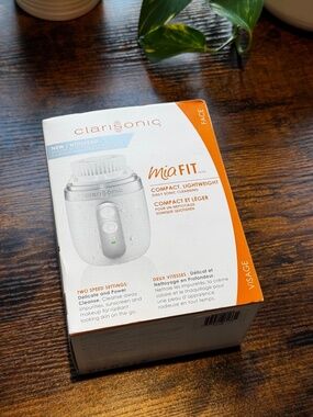 Clarisonic Mia Fit Electronic Cleansing Brush